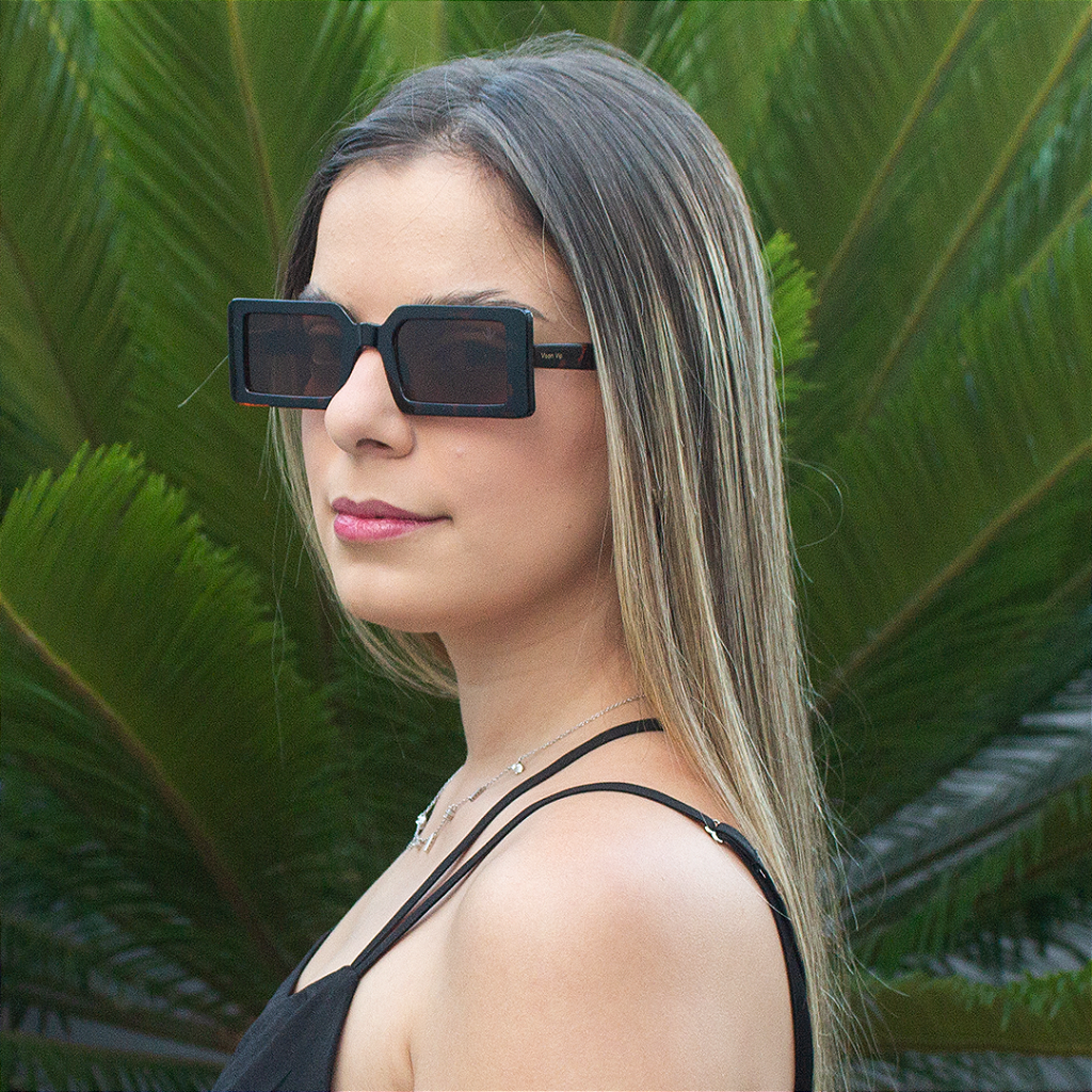 Óculos de Sol Vison Eyewear Barcelona Preto: O Encontro Perfeito entre o Retrô e o Moderno!